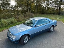Blau Gebraucht 1991 Mercedes E230 Coupé | 9.899 €