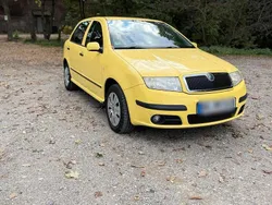 Gelb Gebraucht 2006 Skoda Fabia Kleinwagen | 999 € (Guter Preis)