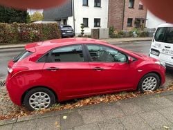 Rot Gebraucht 2013 Hyundai i30 Classic Limousine | 5.800 € (Guter Preis)