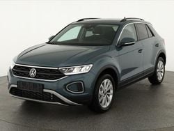 Petroleum blue metallic Neu 2025 VW T-Roc Life SUV | 31.445 € (Guter Preis)