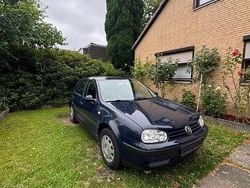 Blau Gebraucht 1999 VW Golf IV Basis Kombi | 1.350 € (Fairer Preis)