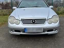 Silber Gebraucht 2002 Mercedes C220 Coupé | 2.800 € (Teuer)
