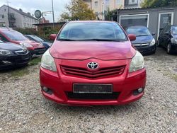 Rot Gebraucht 2009 Toyota Verso Life Van / Kleinbus | 1.990 € (Guter Preis)