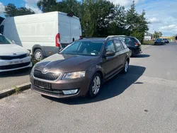 Braun Gebraucht 2013 Skoda Octavia Elegance Kombi | 4.200 € (Teuer)