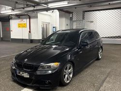 Schwarz Gebraucht 2010 BMW 330 Sport Line Kombi | 13.500 € (Teuer)