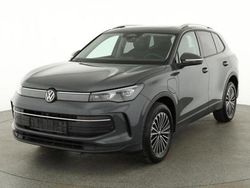 Delfingrau metallic Neu 2025 VW Tiguan Life SUV | 48.875 € (Guter Preis)