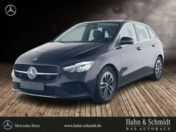 Lack kosmosschwarz Gebraucht 2024 Mercedes B200 Progressive Van / Kleinbus | 35.690 € (Teuer)