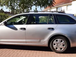 Silber Gebraucht 2013 Skoda Octavia Active Kombi | 7.500 € (Guter Preis)