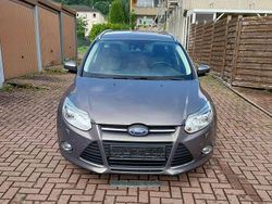 Grau Gebraucht 2012 Ford Focus Kombi | 6.250 € (Fairer Preis)