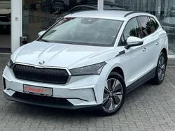 Weiß Gebraucht 2021 Skoda Enyaq iV Loft SUV | 28.880 € (Fairer Preis)