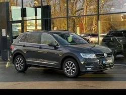 Grau Gebraucht 2019 VW Tiguan SUV | 25.000 € (Teuer)
