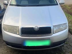 Silber Gebraucht 2004 Skoda Fabia Kleinwagen | 1.250 €