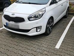Weiß Gebraucht 2015 Kia Carens Van / Kleinbus | 14.000 € (Etwas zu teuer)