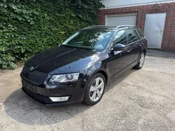 Schwarz Gebraucht 2014 Skoda Octavia Ambition Kombi | 9.990 € (Fairer Preis)