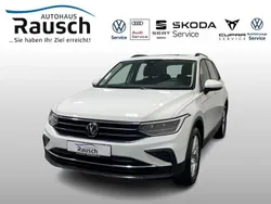 Weiß Gebraucht 2023 VW Tiguan Life SUV | 34.750 € (Fairer Preis)