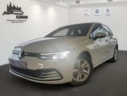 Weiss Gebraucht 2023 VW Golf VIII Life Limousine | 22.900 € (Fairer Preis)