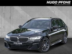 Black sapphire metallic Gebraucht 2021 BMW 530e M Sport Kombi | 32.490 € (Fairer Preis)