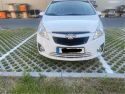 Weiß Gebraucht 2011 Chevrolet Spark LS Kleinwagen | 2.350 €