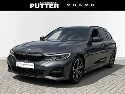 Grau Gebraucht 2021 BMW 330e M Sport Kombi | 24.890 € (Fairer Preis)