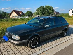 Grün Gebraucht 1993 Audi 80 Kombi | 7.000 €