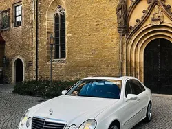 Weiß Gebraucht 2006 Mercedes E550 Avantgarde Limousine | 27.999 €