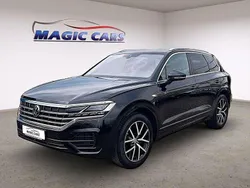 Deep black perleffekt (metallic) Gebraucht 2022 VW Touareg R-line SUV | 59.900 € (Teuer)