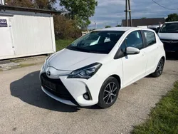 Weiß Gebraucht 2018 Toyota Yaris Team Limousine | 9.999 € (Guter Preis)