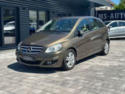 Braun Gebraucht 2008 Mercedes B180 Van / Kleinbus | 5.950 € (Fairer Preis)