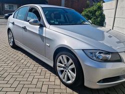Silber Gebraucht 2006 BMW 318 Limousine | 4.799 €