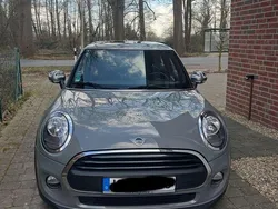 Grau Gebraucht 2018 Mini ONE Kleinwagen | 15.900 € (Etwas zu teuer)