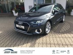 Grau Gebraucht 2023 Audi A3 Sportback Advanced Limousine | 29.350 € (Fairer Preis)