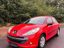 Rot Gebraucht 2009 Peugeot 206 Limousine | 3.290 € (Etwas zu teuer)