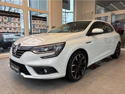 Weiß Gebraucht 2016 Renault Mégane GrandTour Bose Edition Kombi | 10.450 € (Fairer Preis)