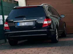 Schwarz Gebraucht 2011 Mercedes 220 Kombi | 3.550 €