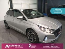Silber Gebraucht 2022 Hyundai i20 Limousine | 16.660 € (Guter Preis)