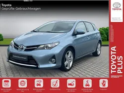 Arktisblau metallic Gebraucht 2014 Toyota Auris Multidrive S Limousine | 12.460 € (Fairer Preis)