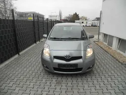 Silber Gebraucht 2009 Toyota Yaris Sol Limousine | 4.500 € (Fairer Preis)