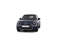Blau Gebraucht 2024 Mini Cooper S Favoured Kleinwagen | 30.182 € (Etwas zu teuer)