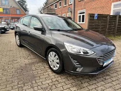Grau Gebraucht 2019 Ford Focus Trend Limousine | 9.990 € (Fairer Preis)