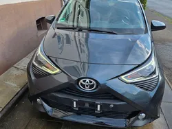 Grau Gebraucht 2019 Toyota Aygo X-play Kleinwagen | 9.399 € (Fairer Preis)