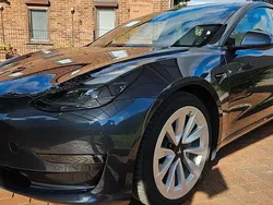 Grau Gebraucht 2021 Tesla Model 3 Long Range AWD Limousine | 24.999 € (Guter Preis)