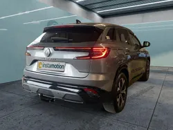 Grau Gebraucht 2023 Renault Austral SUV | 28.599 € (Teuer)