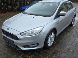 Silber Gebraucht 2015 Ford Focus Limousine | 5.800 € (Superpreis)
