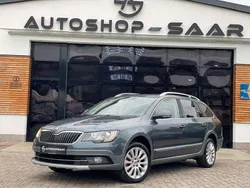 Grau Gebraucht 2015 Skoda Superb Elegance Kombi | 9.600 € (Fairer Preis)