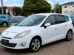 Weiß Gebraucht 2010 Renault Grand Scénic III Luxe Van / Kleinbus | 3.450 € (Fairer Preis)