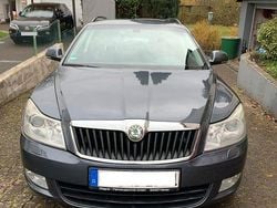Blau Gebraucht 2011 Skoda Octavia Elegance Kombi | 4.500 € (Guter Preis)