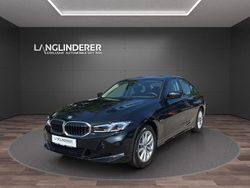 Black sapphire metallic Gebraucht 2023 BMW 330e Limousine | 34.900 € (Superpreis)