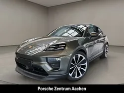Aventuringrünmetallic Neu 2025 Porsche Macan SUV | 109.769 € (Etwas zu teuer)