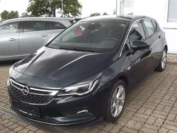 Grün Gebraucht 2016 Opel Astra Innovation Limousine | 10.950 € (Guter Preis)