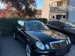 Schwarz Gebraucht 2007 Mercedes E320 Avantgarde Kombi | 3.550 € (Superpreis)